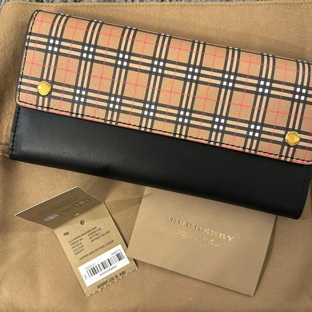 Burberry Wallet - Picture 7 of 7